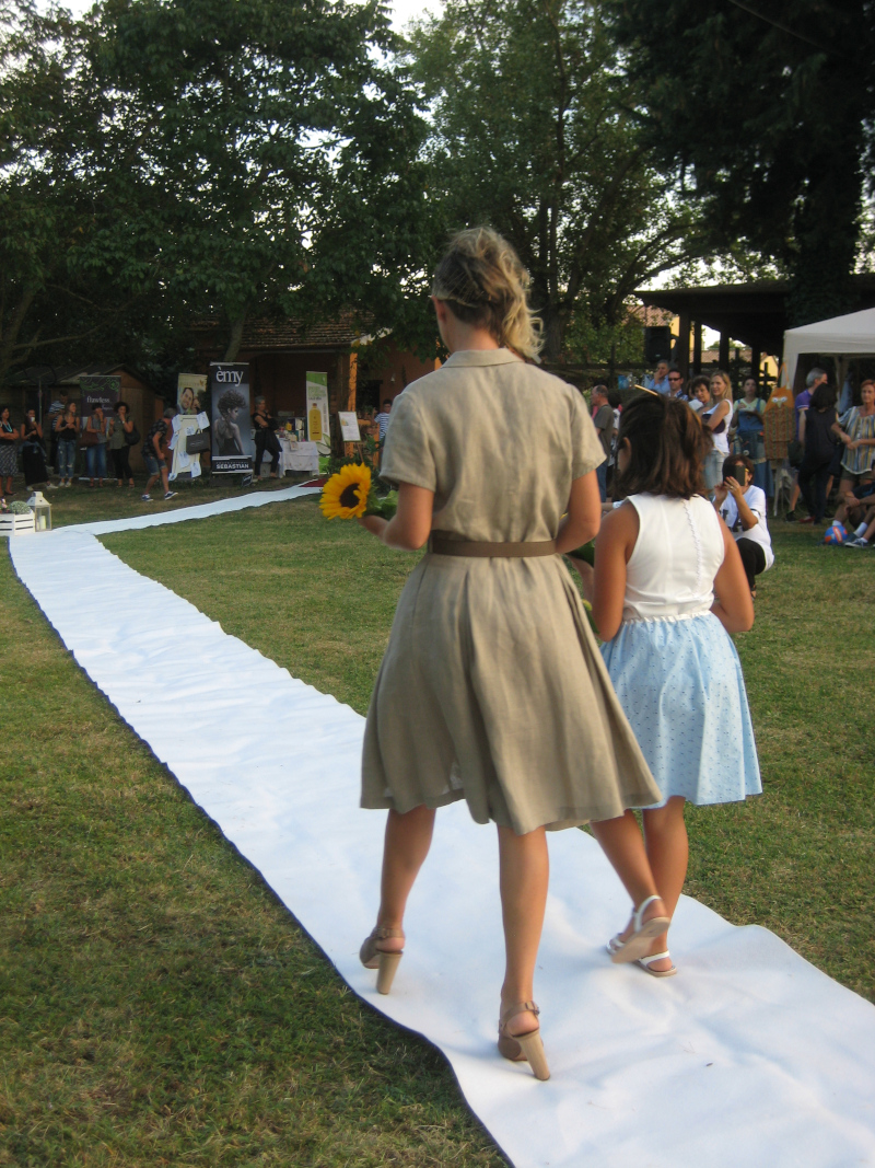 Chemisier sartoriale in lino stile sahariana